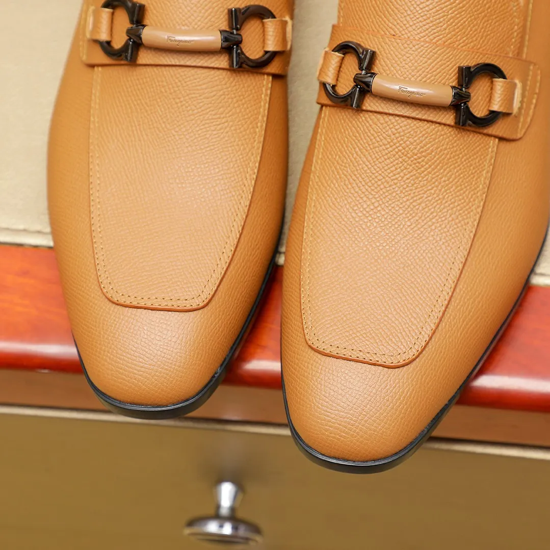 Men's shoes 💰600 🕷🕷🐂【Ferragamo】 Popular fashionable casual shoes🇨🇳Official website counter 1:1 production, original mold opening💯Good quality can be seen, imported high-end first-layer pebbled calfskin, water-dyed🐂leather lining🌿very clear texture, high-quality waterproof, non-slip and wear-resistant outsole🎋high quality and low price, truly handmade🍓, 7 colors available! Code number 38-44 (45. To be customized)